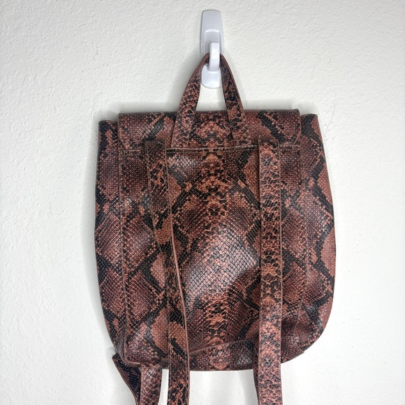 ABLE Fozi Backpack Snake Print - Picture 6 of 11